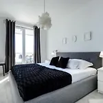 Capitano - Two Bedroom With Balcony And Sea View Uti *