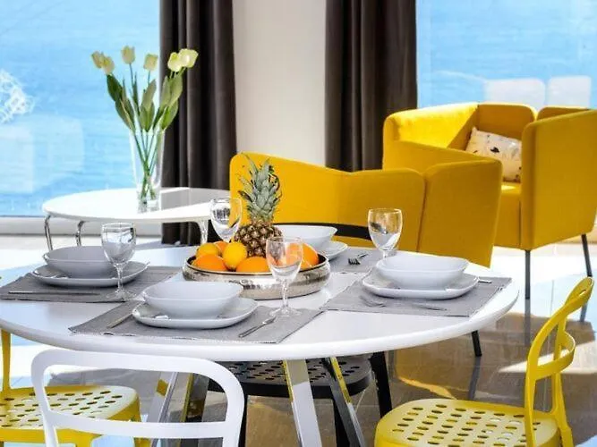 Capitano - Two Bedroom With Balcony And Sea View Uti *