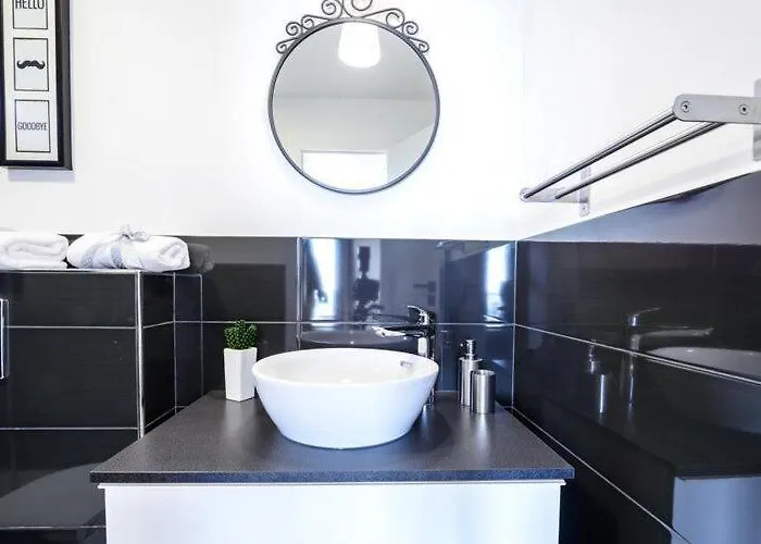 Capitano - Two Bedroom With Balcony And Sea View Uti *