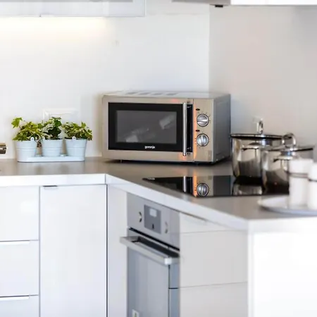 Capitano - Two Bedroom With Balcony And Sea View Uti Apartment *