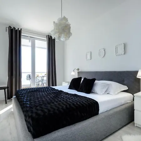 Capitano - Two Bedroom With Balcony And Sea View Uti *