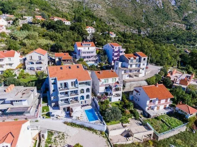 Apartment Capitano - Two Bedroom With Balcony And Sea View Uti Mlini