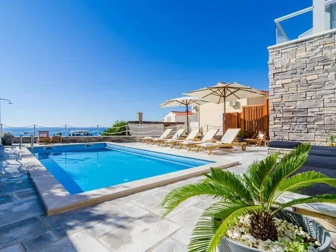 Capitano - Two Bedroom With Balcony And Sea View Uti