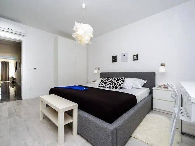 Capitano - Two Bedroom With Balcony And Sea View Uti