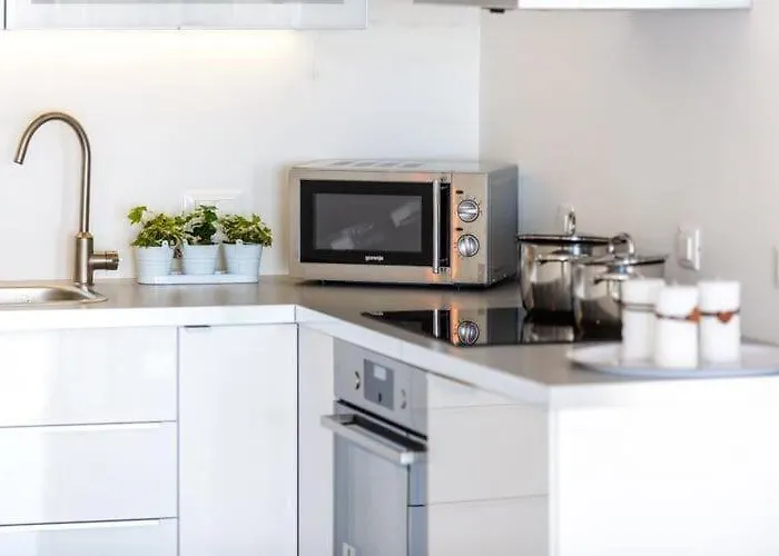 Capitano - Two Bedroom With Balcony And Sea View Uti Apartment *