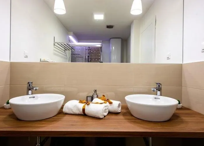 Capitano - Two Bedroom With Balcony And Sea View Uti *