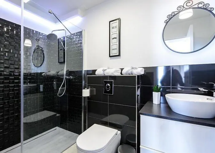 Capitano - Two Bedroom With Balcony And Sea View Uti Apartment