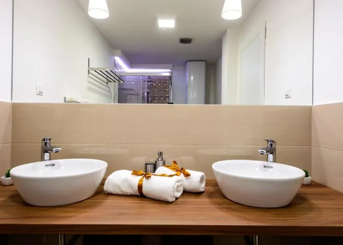 Capitano - Two Bedroom With Balcony And Sea View Uti Apartment