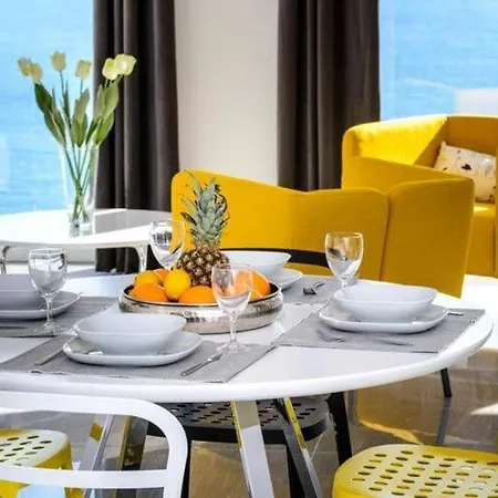 Capitano - Two Bedroom With Balcony And Sea View Uti *