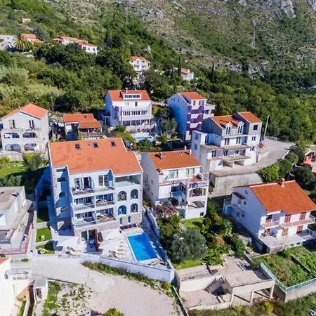 Apartment Capitano - Two Bedroom With Balcony And Sea View Uti Mlini