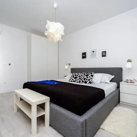 Capitano - Two Bedroom With Balcony And Sea View Uti