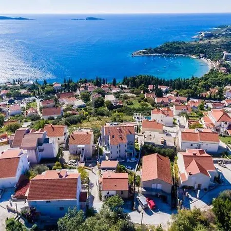 Apartment Capitano - Two Bedroom With Balcony And Sea View Uti